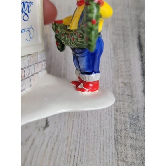 Dept 56 51349 AS IS Kids Decorating The Village Sign xmas - Picture 5 of 11